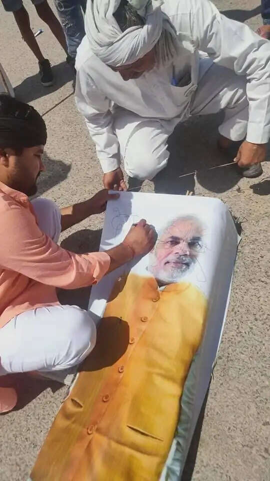 पानीपत में चढूनी ग्रुप के 'जिला प्रधान सुधीर जाखड' सहित 75 लोगो पर मामला दर्ज, पढ़िए क्या लिखा है FIR में