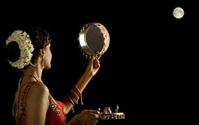 बस एक Click में जानें कि किन महिलाओं को नहीं करना चाहिए करवा चौथ का व्रत