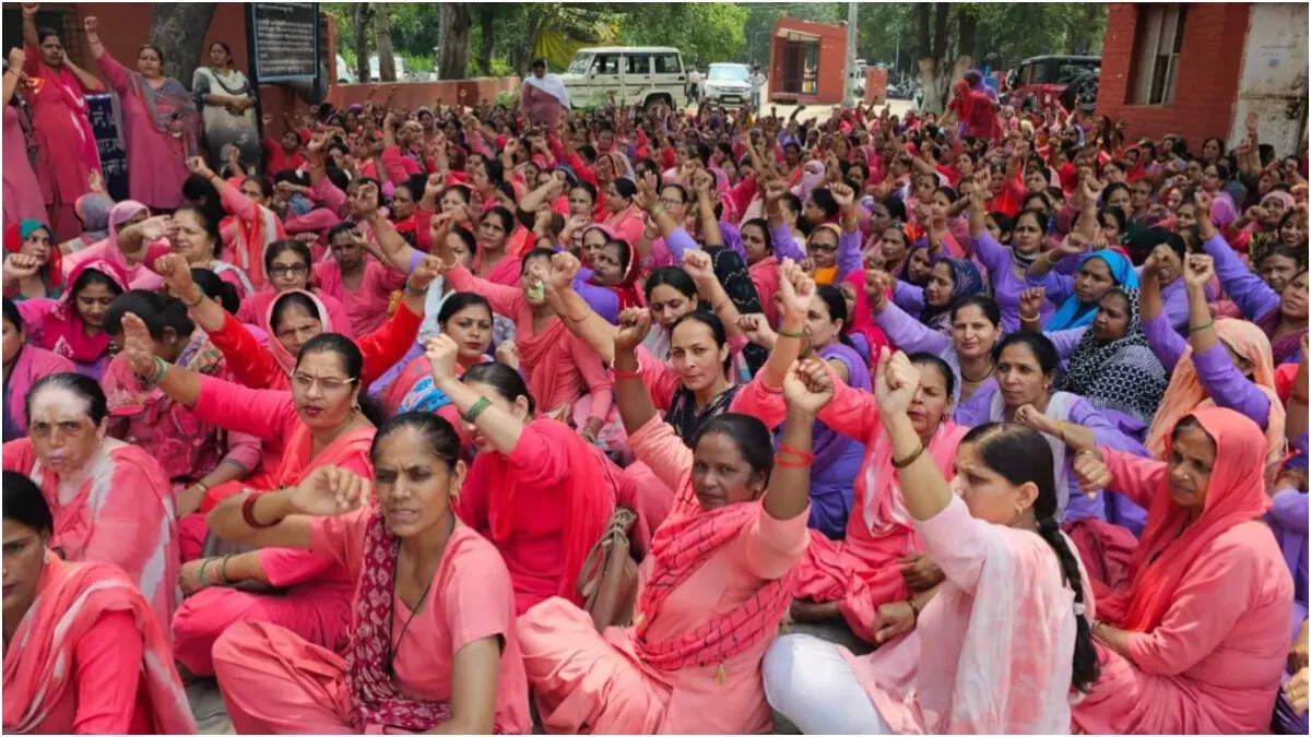 HARYANA में आशा वर्कर्स&nbsp;की हड़ताल जारी