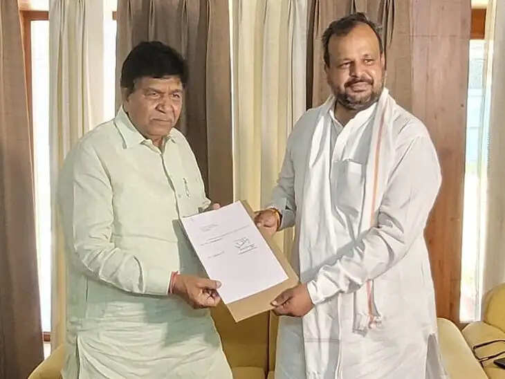 HARYANA में कांग्रेस विधायक वरुण चौधरी ने दिया इस्तीफा