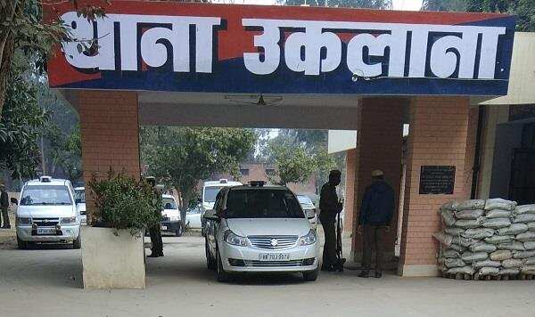 CIA  टीम ने छापेमारी के दौरान 3 ठगों को किया गिरफ्तार, लोन व टावर लगवाने के नाम पर करते थे ठगी.