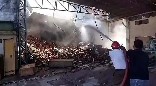 पानीपत की कारपेट फैक्‍ट्री में लगी भयंकर आग, आग ने मचाया तांडव, देखिए तस्वीरे