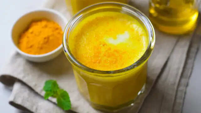 कई मर्ज की दवा है हल्दी का पानी, पढ़िए जरुर पूरी खबर