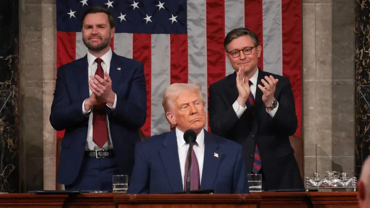 Trump का एलान, 2 अप्रैल से भारत पर लगाएंगे 100% टैरिफ