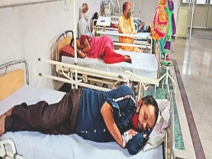 कुट्‌टू के आटे की पकौड़ी व सामकिया की पूरी खाने से सात लोगों की तबीयत बिगड़ी
