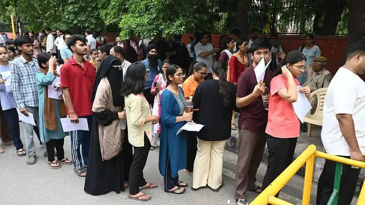 UP शिक्षक भर्ती का नया सिलेबस जारी! संस्कृत में बड़ा बदलाव, ऐसे होगी परीक्षा!