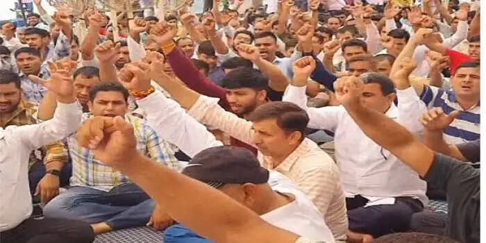 HARYANA में 42 दिन बाद क्लर्कों की हड़ताल हुई समाप्त