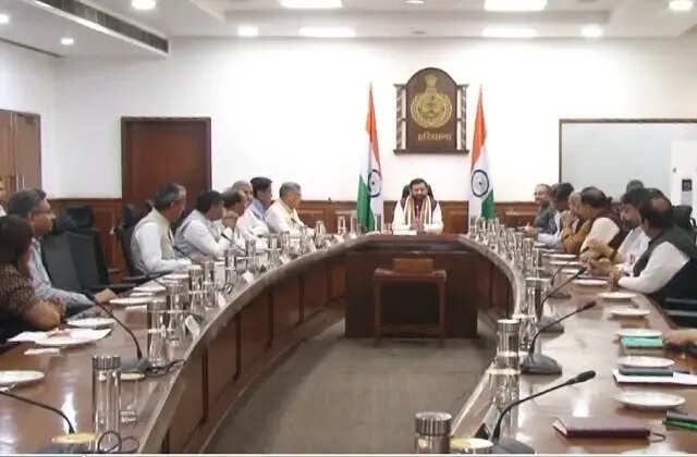 Haryana कैबिनेट बैठक शुरू, कई फैसलों पर लगेगी मुहर