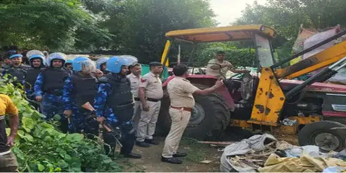HARYANA सरकार का बुलडोजर एक्शन तोड़ी गई नूंह में 200 झुग्गियां