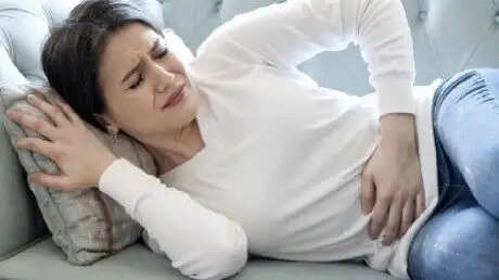 सीने में होने वाली जलन और खट्टी डकार आने को न समझें मामूली, हो सकते हैं पेट के Cancer के संकेत