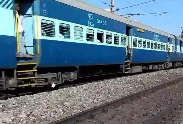 दिसंबर महीने में 22 ट्रेन हो गई रद्द, पढ़िए जरूर