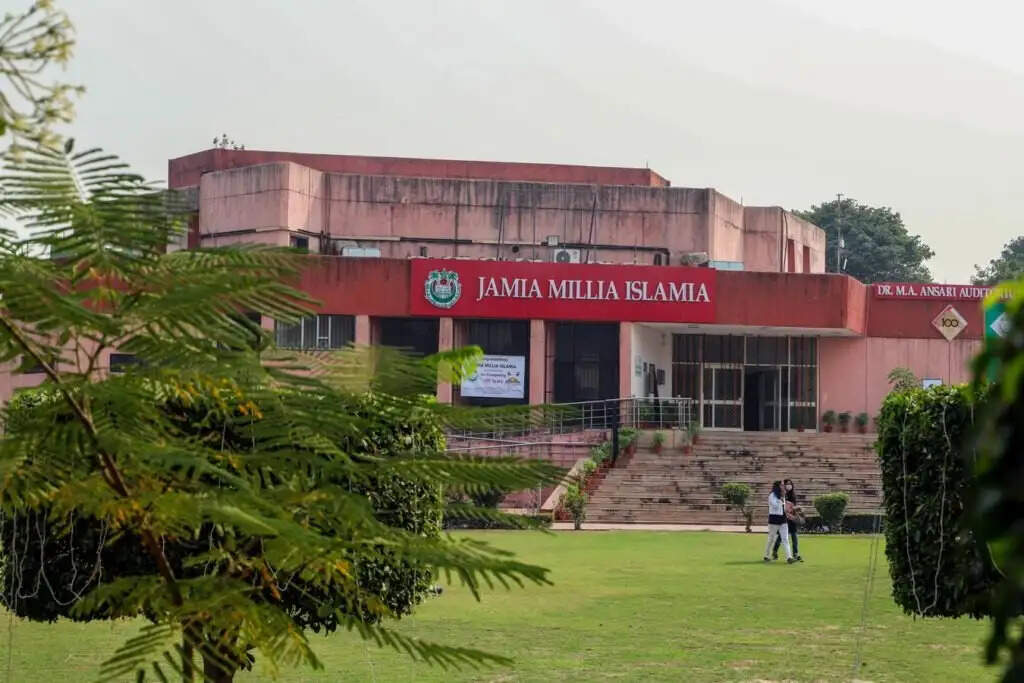 जामिया में प्रोफेसर और एसोसिएट प्रोफेसर के पदों पर निकली वैकेंसी