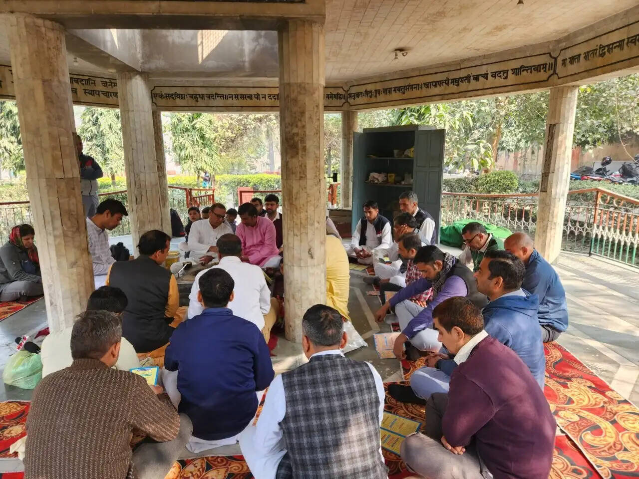 आर्य वरिष्ठ माध्यमिक विद्यालय के परिसर में मनाया गया ऋषि बोधोत्सव, हवन यज्ञ से हुआ शुभारंभ