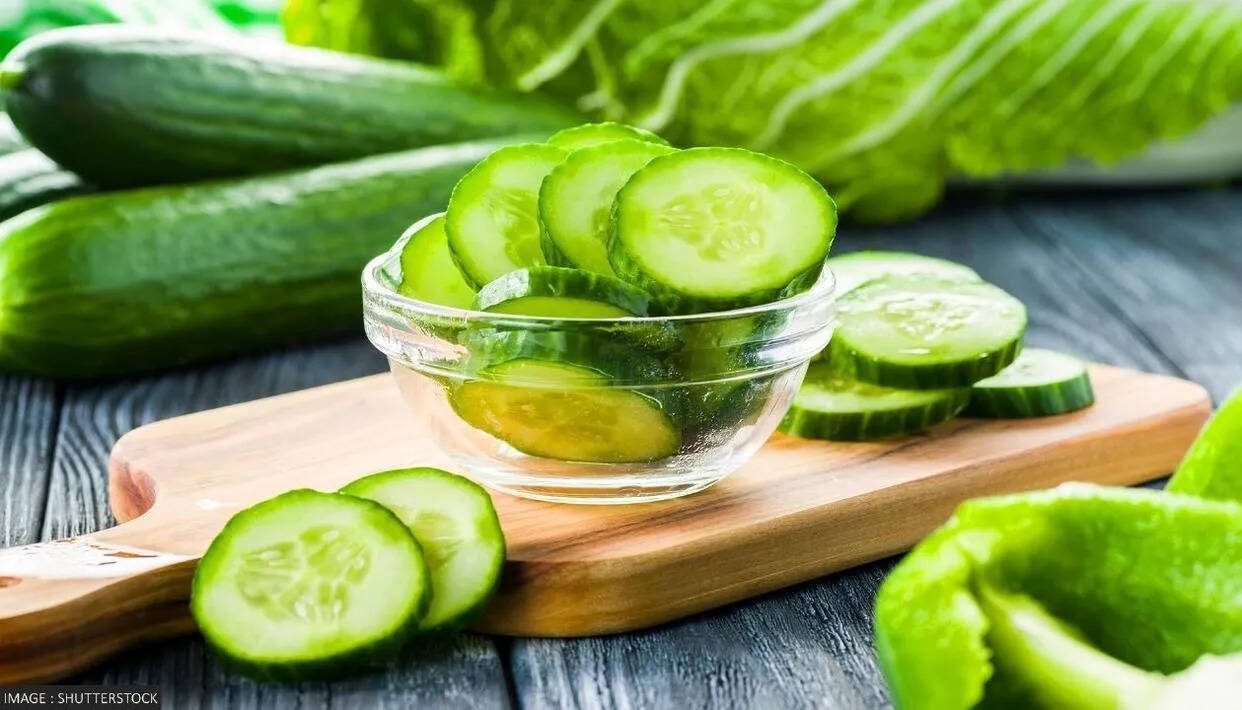 ठंड में भी बेहद फायदेमंद है खीरे का सेवन, डाइट में जरूर करें शामिल