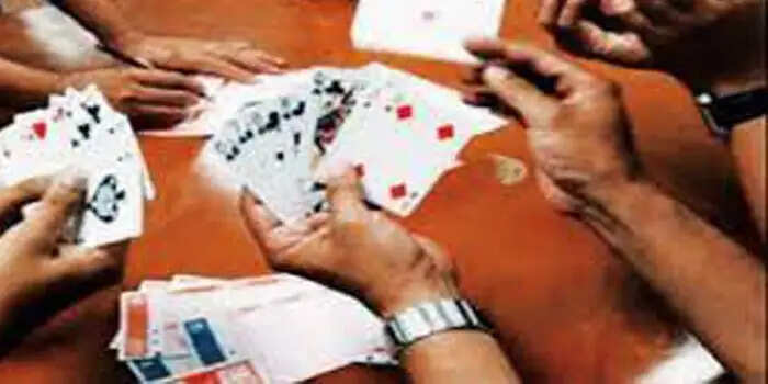 PANIPAT:-होटल में जूआ खेलते 3 आरोपी गिरफ्तार, दाव पर लगी 70800 रूपए बरामद