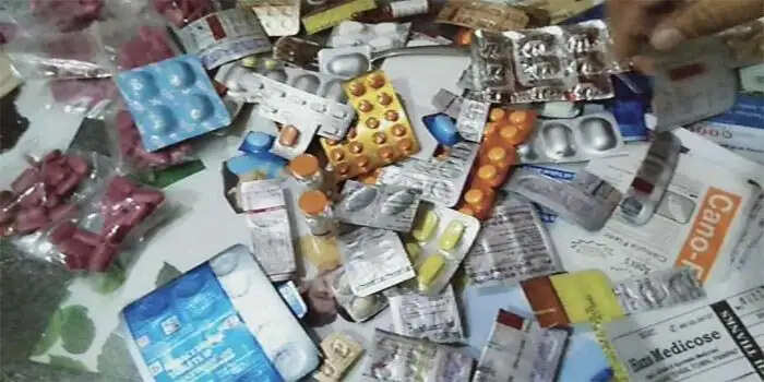 करियाना दुकान की आड़ में खोला था क्लीनिक, CM फ्लाइंग ने मारा छापा