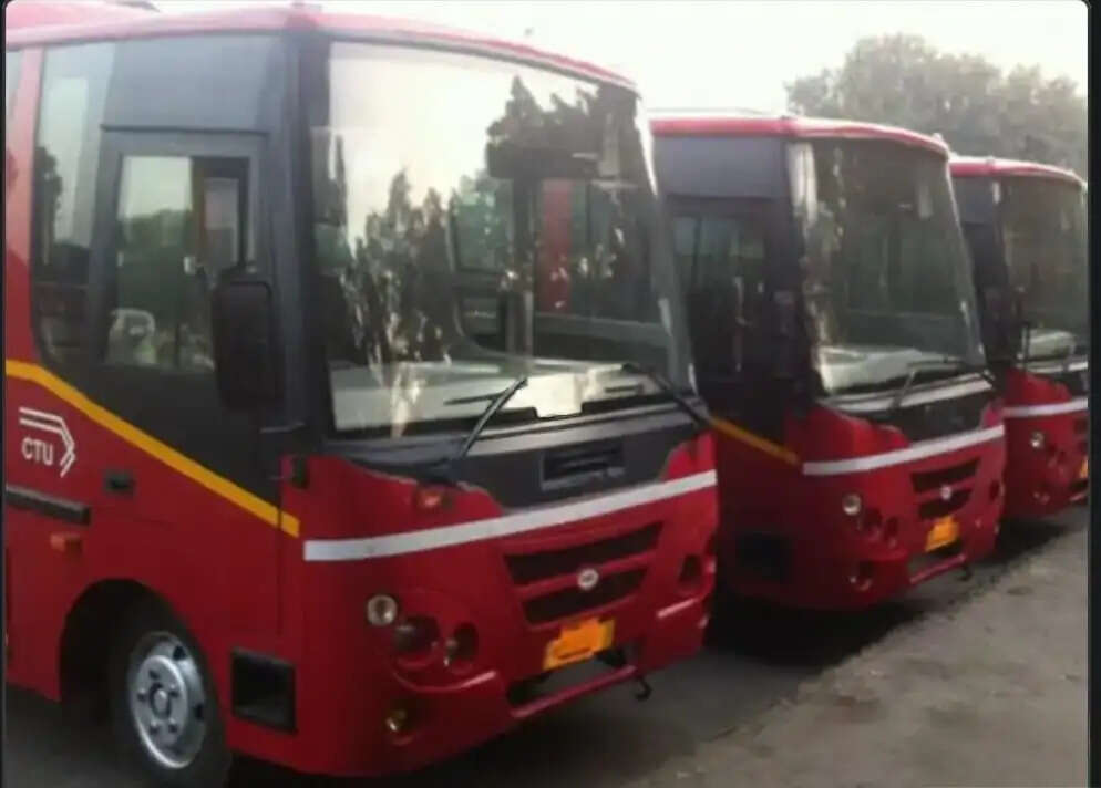 CTU बसों में अब UPI से मिलेगा टिकट, QR स्कैन करते ही होगा भुगतान