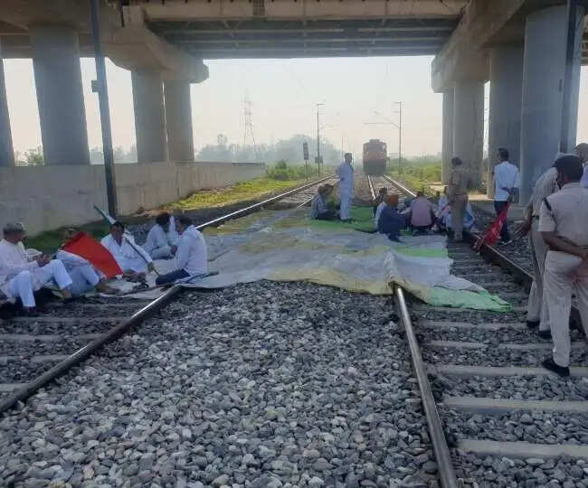 कई क्षेत्रों में भारत बंद का असर दिखना हुआ शुरू, आप भी पढिए खबर.