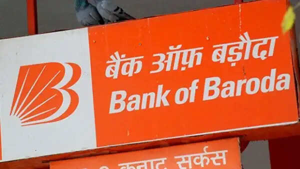 त्योहारी सीजन से पहले Bank of Baroda ने ग्राहकों को दिया तोहफा, FD पर बढ़ाई ब्याज दरें