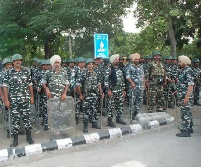 Panipat, Karnal सहित पांच जिलों में internet सेवा बंद, KUK University की परीक्षा स्थगित.
