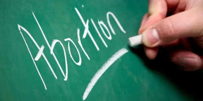 अवैध रूप से गर्भपात कराने की थी तैयारी, 2 गिरफ्तार