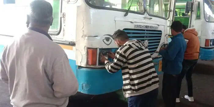कोहरे में बस हादसो को रोकने के लिये सतर्क हुआ रोडवेज प्रबंधन, इस ट्यूब का लेगा सहारा