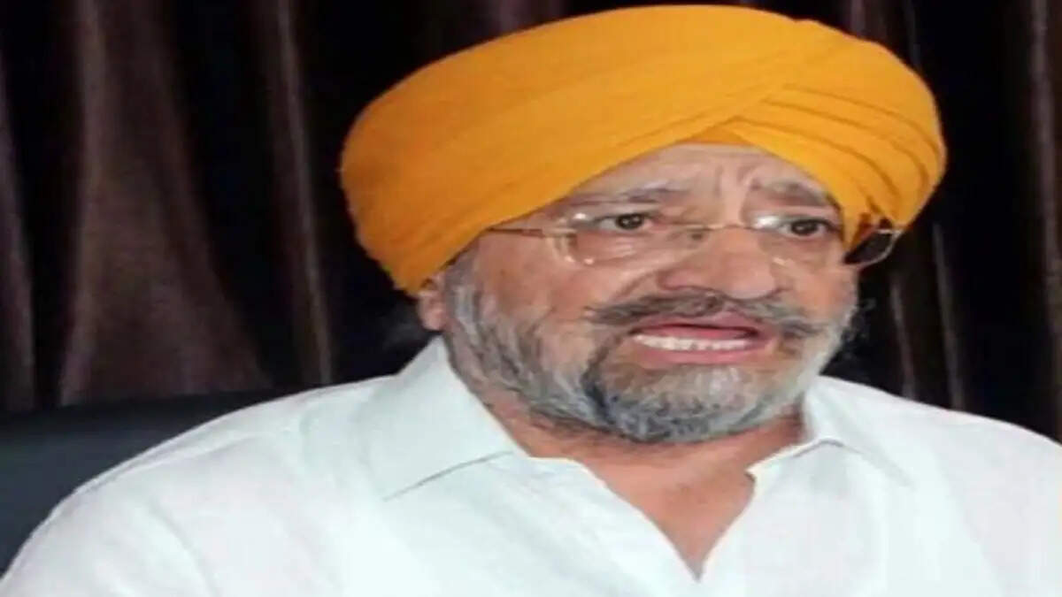 नेशनल कांफ्रेंस के नेता त्रिलोचन सिंह वजीर का फ्लैट में मिला शव, पढ़िए मामला.