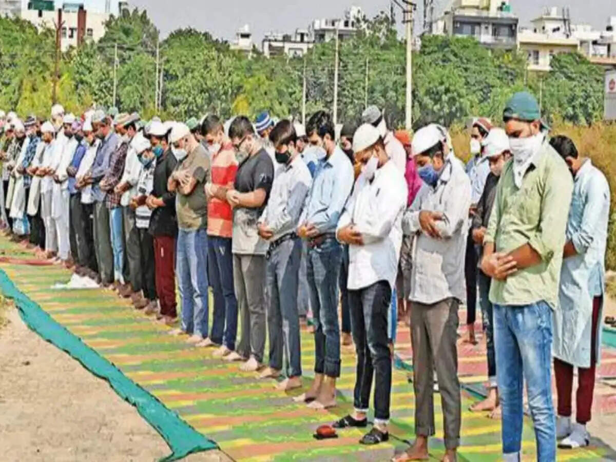 गुरुग्राम में अब इन 8 जगहों पर खुले में नहीं पढ़ पाएंगे नमाज