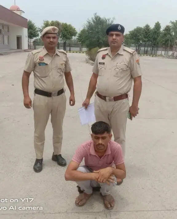 PANIPAT:- शॉर्टकट तरीके से युवक कमाना चाहता था पैसे, मंदिर मे कर ली चोरी, अब गिरफ्तार