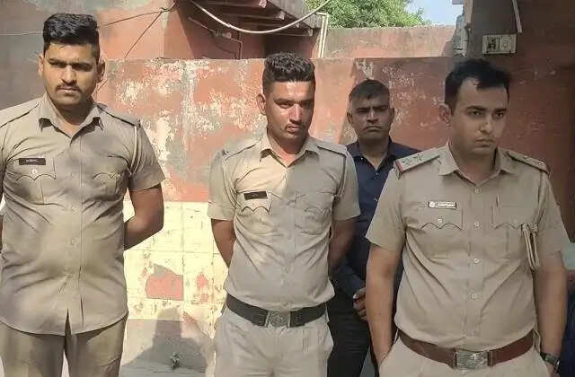 महिला ने नहर मे लगाई छलांग, होमगार्ड के जवान&nbsp;ने नहर मे कूदकर बचाई महिला की जान