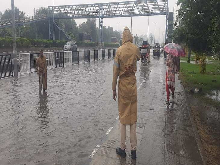HARYANA के 5 जिलों में सुबह से तेज बरसात, PANIPAT में गिरी दीवार,  इतने दिन तक मौसम रहेंगा खराब