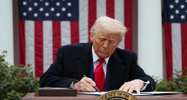 आज से भारत पर&nbsp; DONALD TRUMP का &nbsp;50 % टैरिफ लागू, ₹5.4 लाख करोड़ के एक्सपोर्ट पर असर