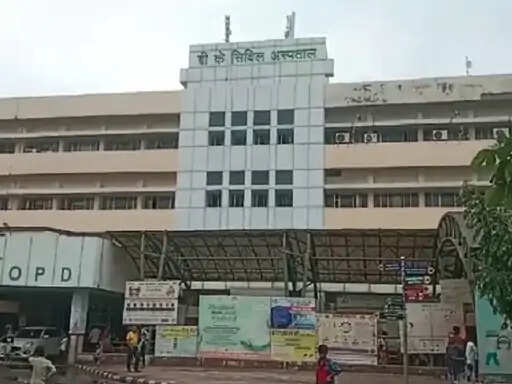 HARYANA:- बेटी के श*व को गोद लेकर भटकता रहा पिता, सरकारी अस्पताल ने नहीं दी फ्री एंबुलेंस की जानकारी