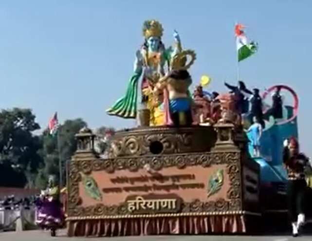 दिल्ली में कर्तव्य पथ पर निकली हरियाणा की झांकी, PM मोदी ने हाथ हिलाकर किया अभिवादन