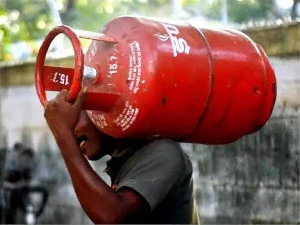 HARYANA में 500 रुपए का गैस सिलेंडर लेने में कतरा रहे BPL परिवार