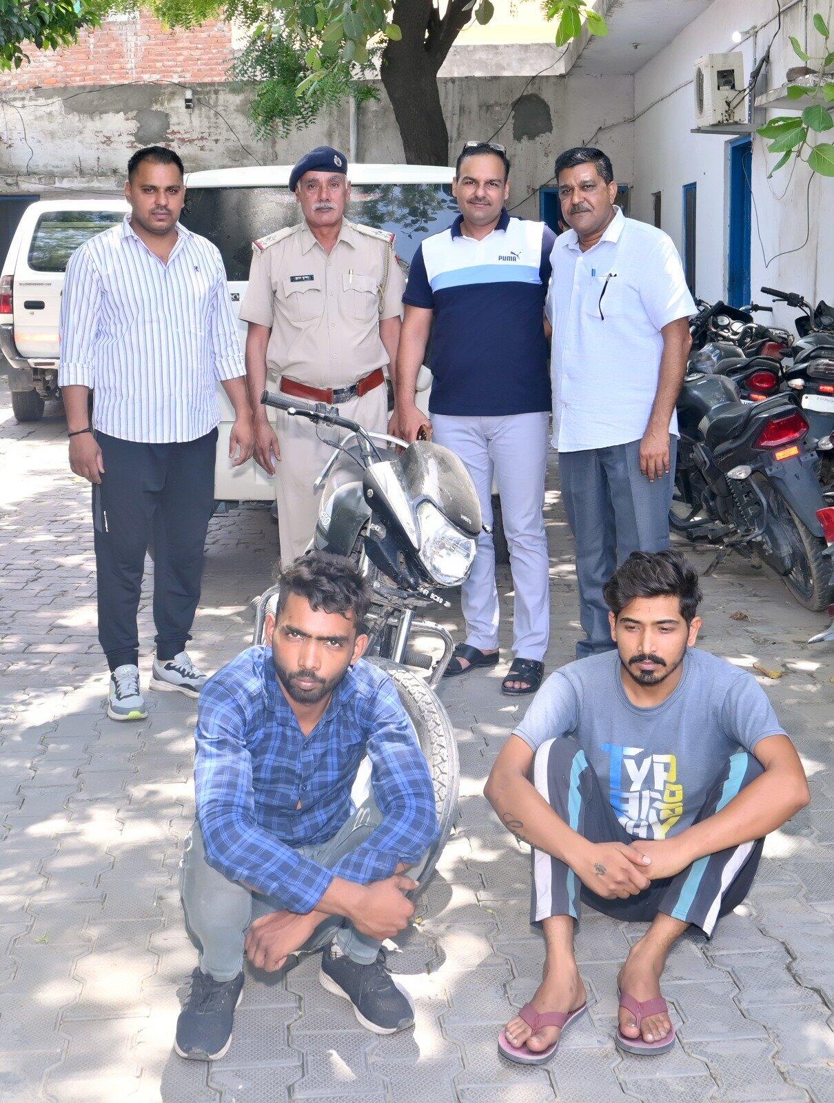 PANIPAT:- स्नैचिंग व बाइक चोरी की वारदात को अंजाम देने वाले दो आरोपी काबू, 3 वारदातों का खुलासा