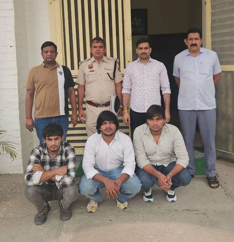 PANIPAT:- पार्सल की डिलीवरी देने जा रहे युवक से पार्सल छीनने वाले 3 आरोपी गिरफ्तार