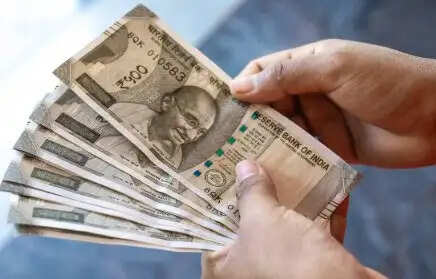 त्योहारों से पहले महंगा हुआ गैस सिलेंडर, यहां जाने रेट