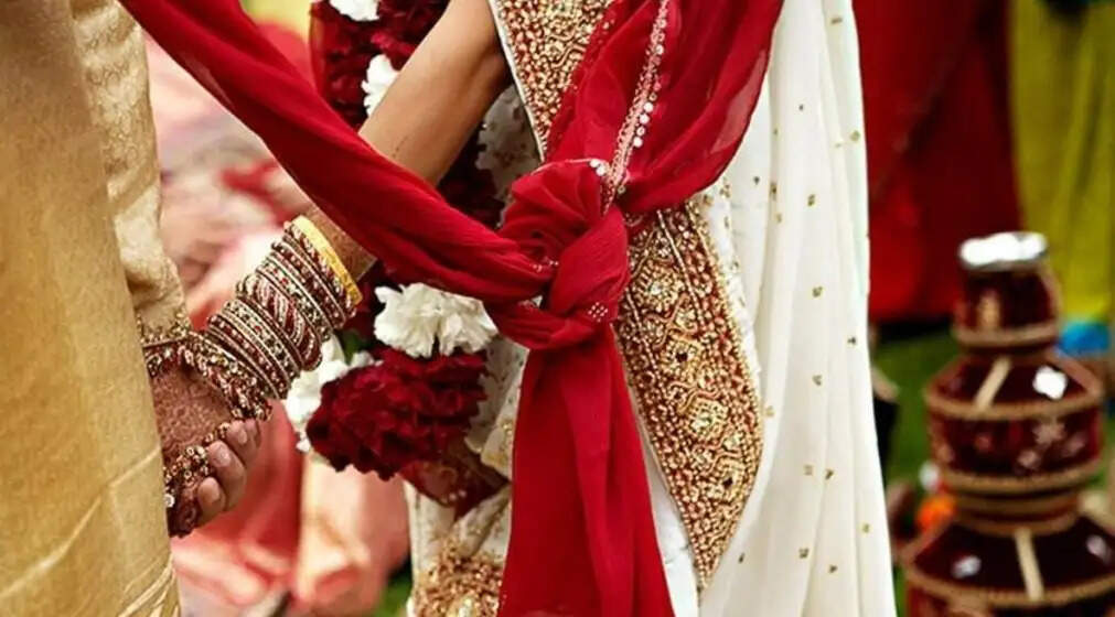 HARYANA:- 10 दिन पहले हुई थी शादी, दुल्हन लाखों के जेवर लेकर फरार