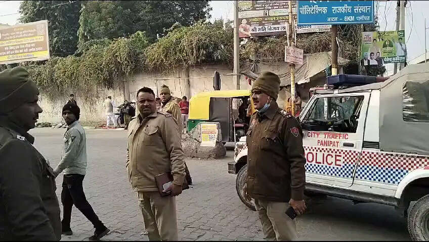 पानीपत में चल रहा है अतिक्रमण हटाओ अभियान, सड़को पर है पानीपत पुलिस