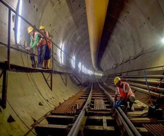 Breaking:- भारत में पानी के नीचे से चलने जा रही है Metro, आज पीएम मोदी ने कर दिया उद्घाटन