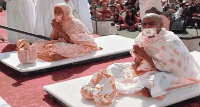 पानीपत में युवक और युवती जीवन के सुख त्याग बनें साध्वी- साधु