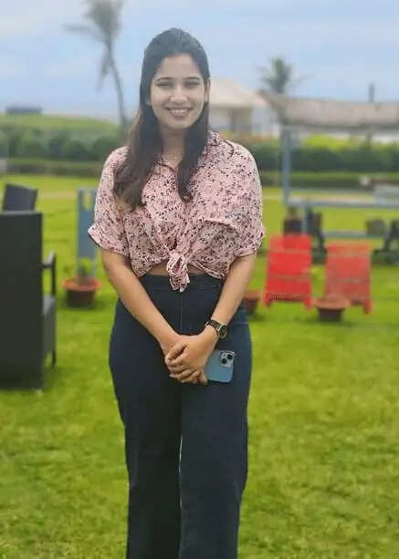 बिना कोचिंग एक साथ तीन परीक्षा क्रेक कर रचा इतिहास, 36वीं रेंक लेकर IAS बनी आयुषी प्रधान