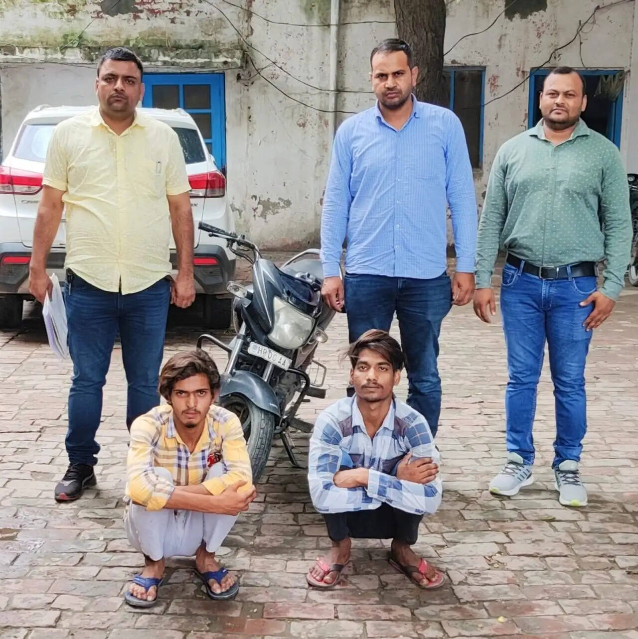 PANIPAT:- चोरी की बाइक व 9 मोबाइल फोन सहित दो आरोपी गिरफ्तार