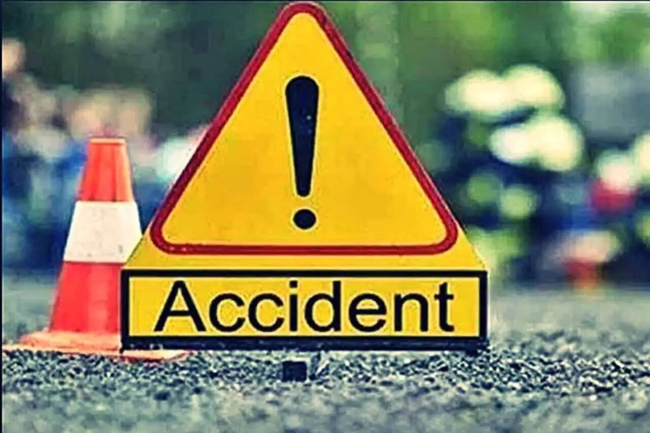 चाचा-भतीजे को अज्ञात वाहन ने मारी टक्कर, मौके पर दोनों की मौत