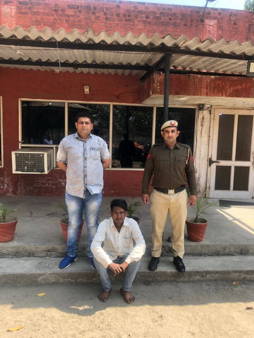 स्नैचिग की कोशिश के आरोपी को गिरफ्तार करके भेजा जेल