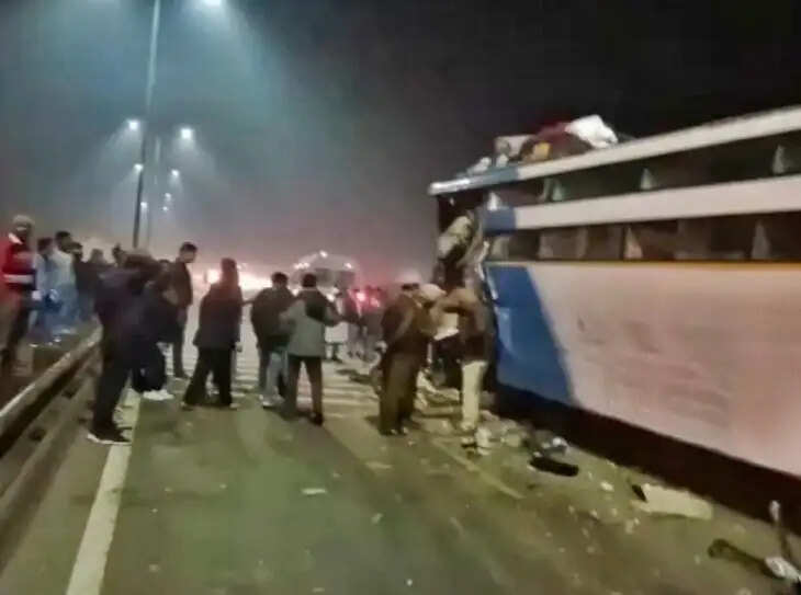 बस ड्राइवर को नींद की झपकी आने से हुआ बड़ा हादसा, 5 की मौके पर मौत व अन्य घायल, पढिए