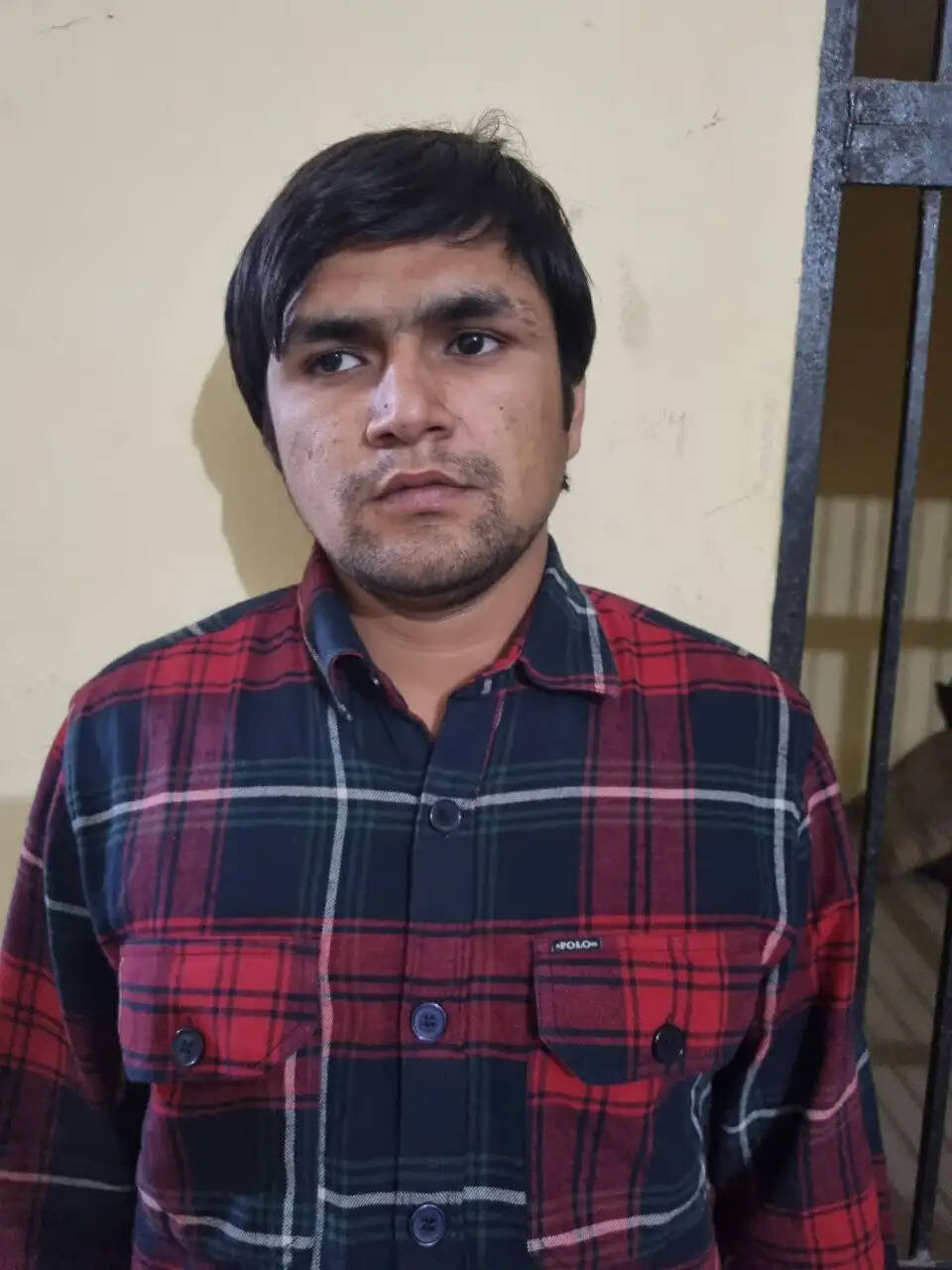 सनौली रोड पर शराब ठेके में आग लगाने व कारिंदे से मा*रपीट करने के मामले में आरोपी गिरफ्तार