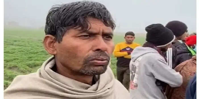 खेत में मिला युवक का शव, सिर व मुंह पर मिले चोट के निशान, पढिए मामला