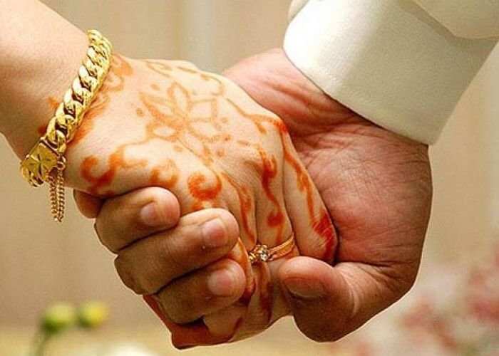 दूल्हे की गाड़ी रूकवाकर दुल्हन को मारी 3 गोलियां
